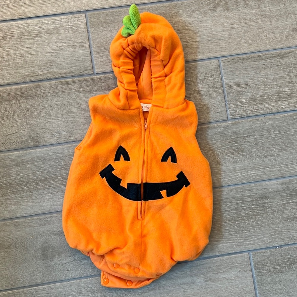 Halloween baby pumpkin costume 🎃 size 6-12 mo